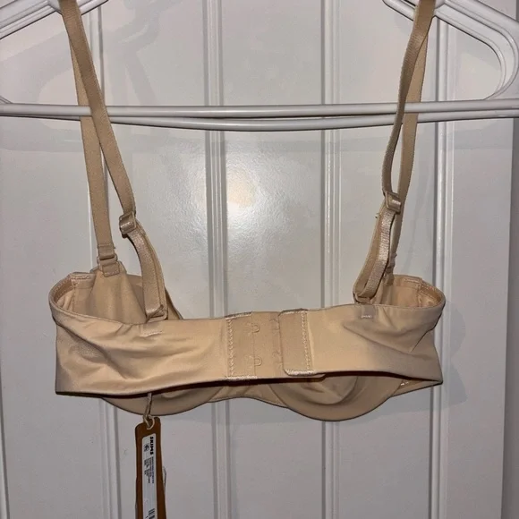 SKIMS Nude Underwire Balconette Bra - Picture 2 of 5